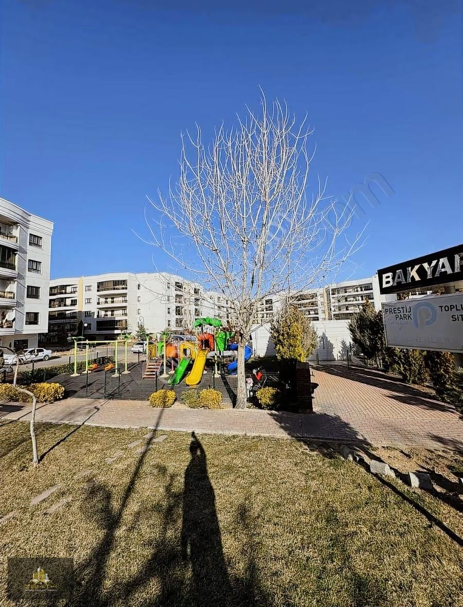 Bakyapı Sitesinde 3+1 Eşyalı Kiralık Daire - Görsel 12