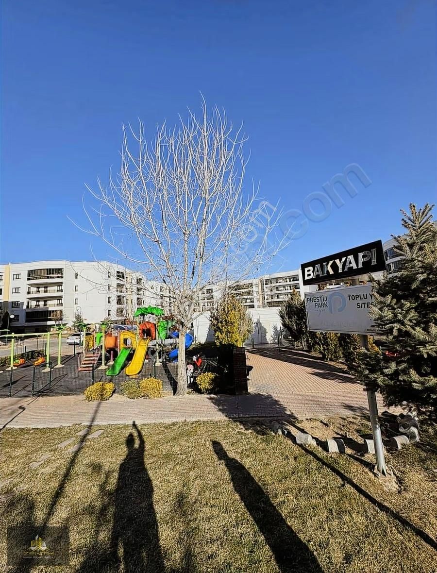 Bakyapı Sitesinde 3+1 Eşyalı Kiralık Daire