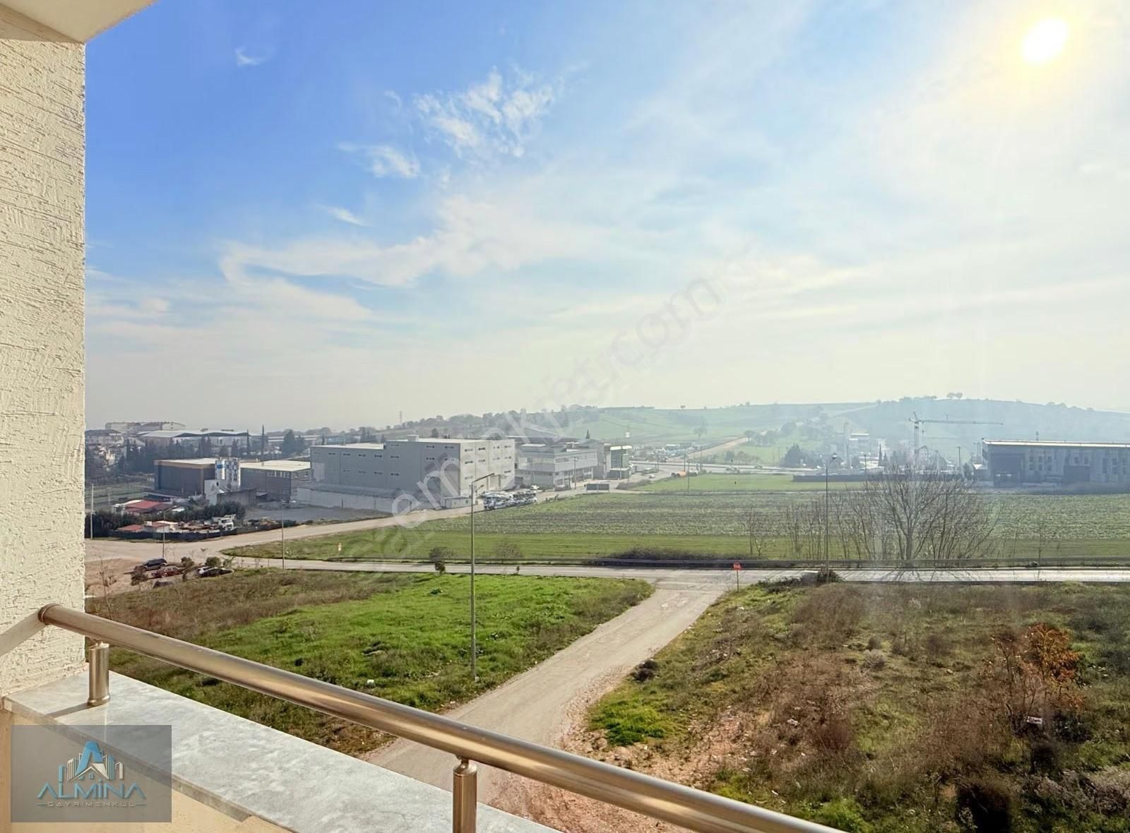 Almina'dan Full Eşyalı 2+1 Ara Kat Merkezi Konumda Kiralık Daire