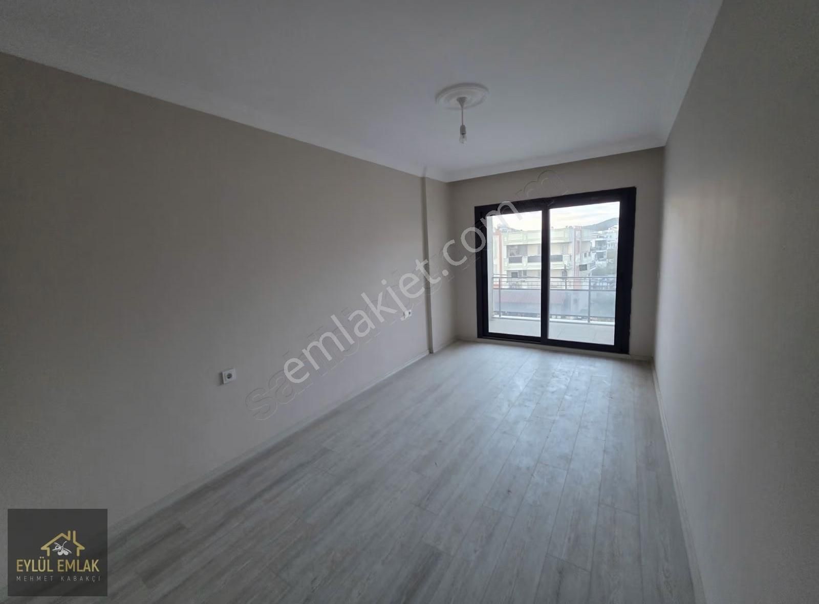 Mumcular Ana Cadde Üzeri Kiralık - Görsel 6