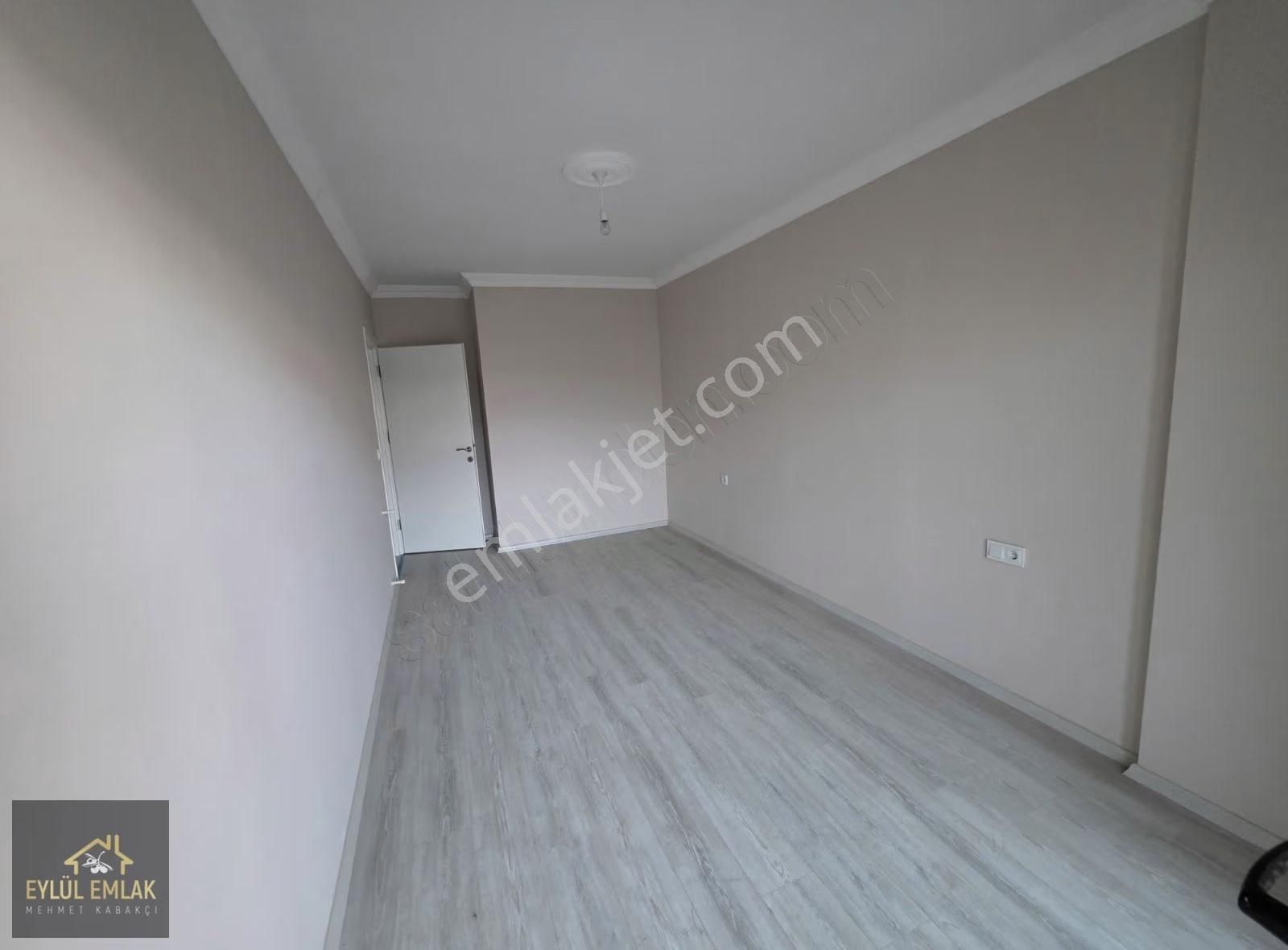 Mumcular Ana Cadde Üzeri Kiralık - Görsel 9