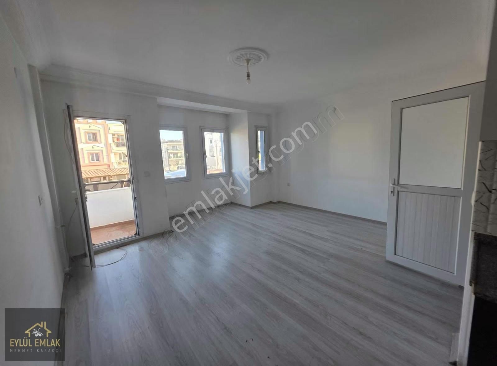 Eylül Emlaktan Ana Cadde De Satılık 2+1 Daire - Görsel 11
