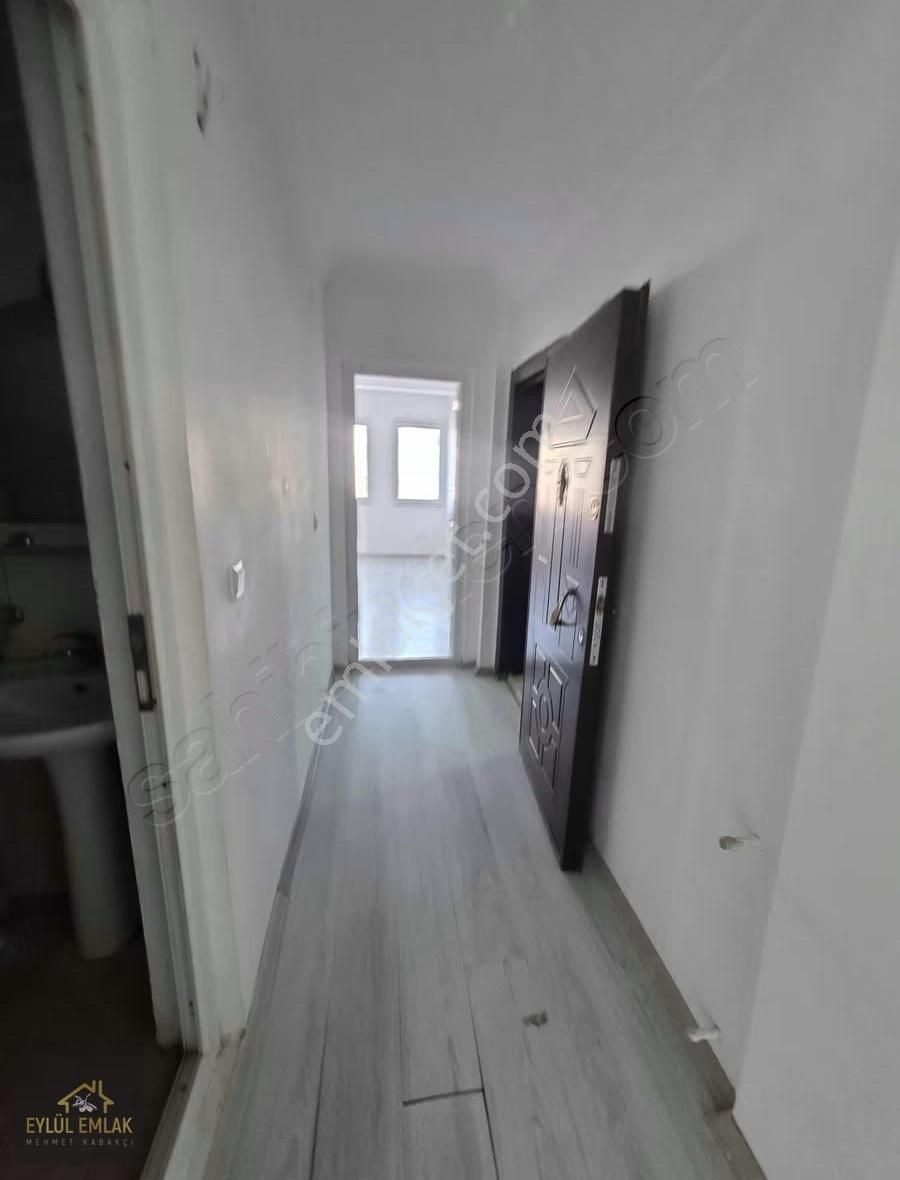 Eylül Emlaktan Ana Cadde De Satılık 2+1 Daire - Görsel 5