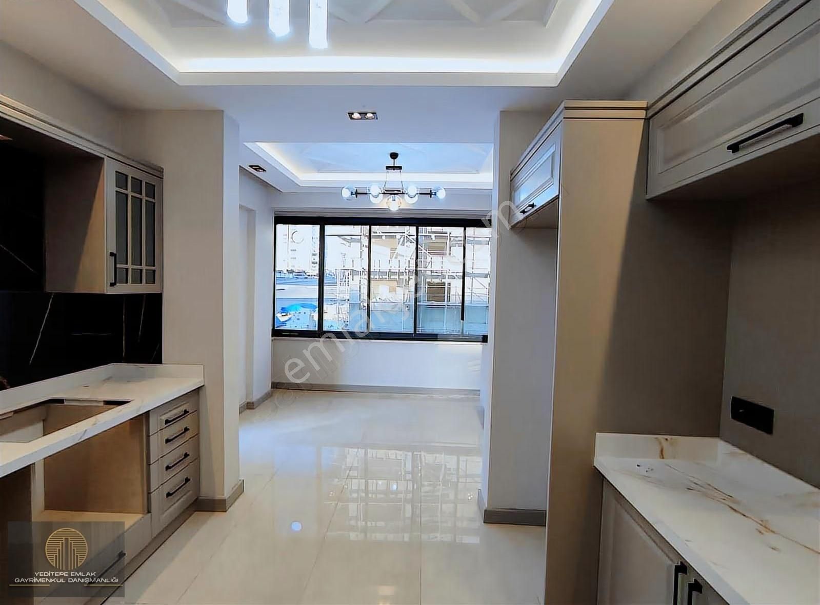 Yeditepe Emlak'tan Fuat Şimşek O.okulu Yakını Lüx 2.5+1