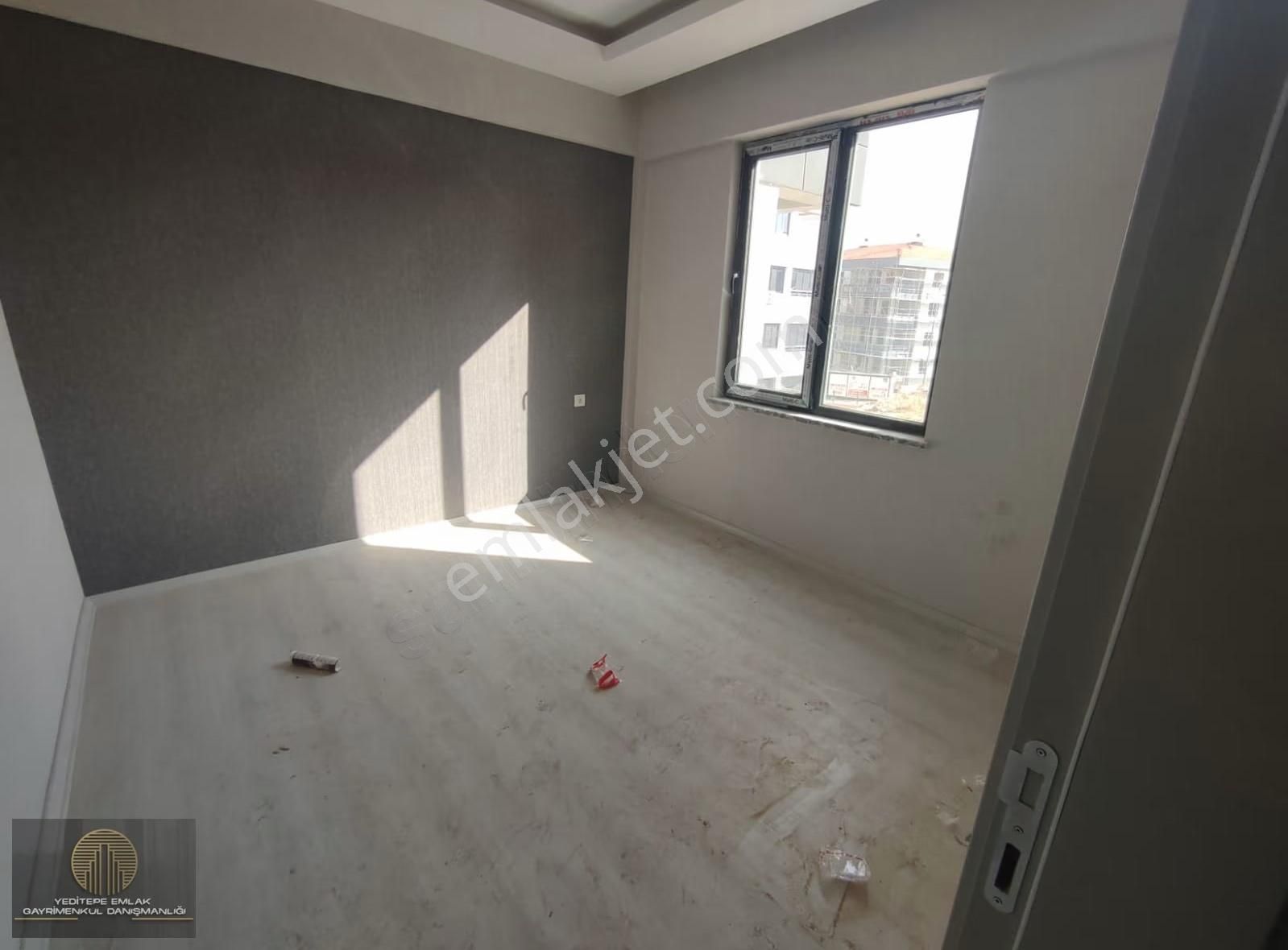 Yeditepe Emlak'tan En Uygun Fiyatlı 2,5+1 Fırsat Daire!