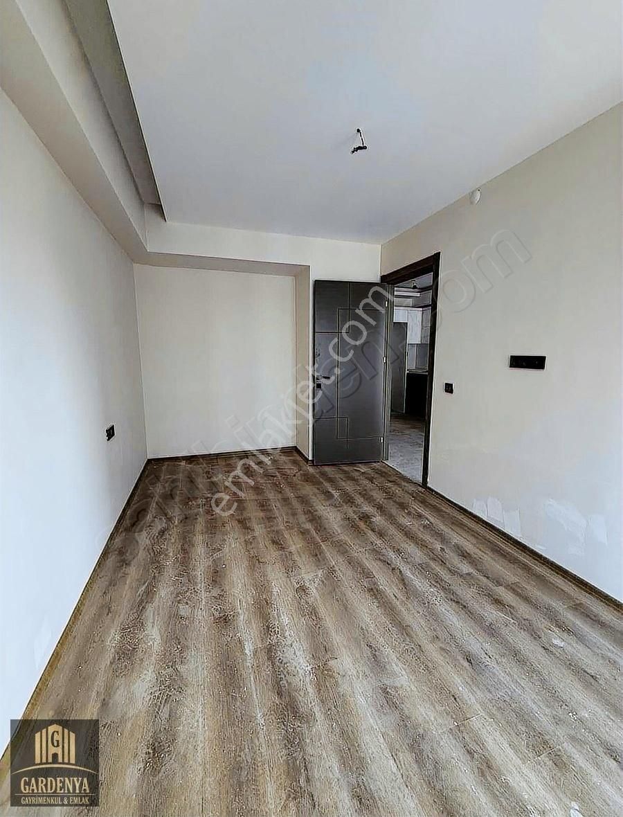 Havuzlu Site De Sıfır Ara Kat 1+1 Daire - Görsel 3