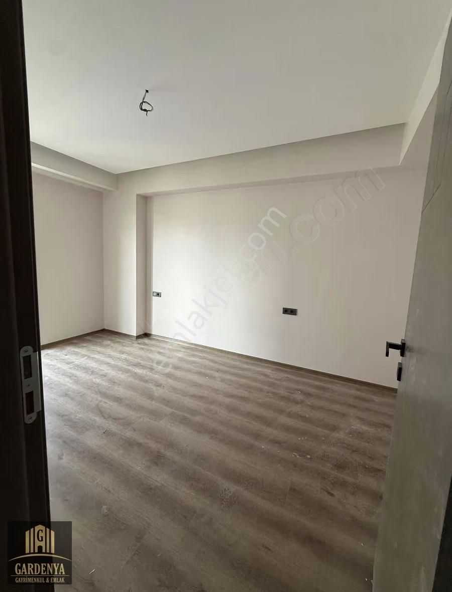 Havuzlu Site De Sıfır Ara Kat 1+1 Daire - Görsel 2