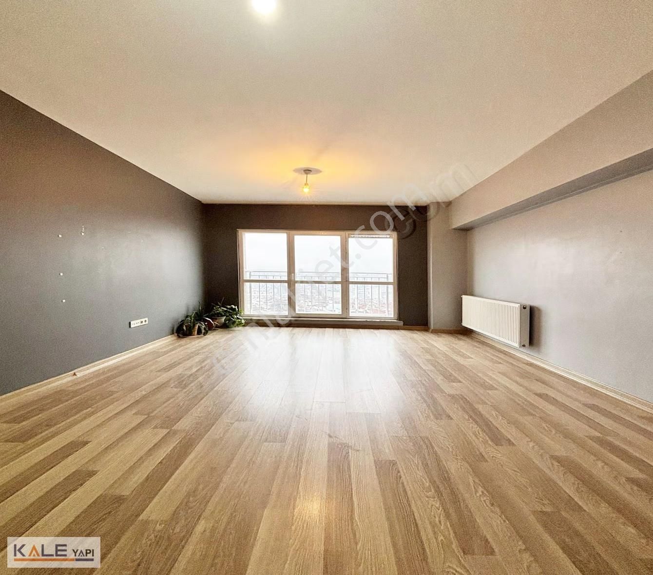 Doğanaraslı Bulvarında Site İçi 2+1 Satılık Daire