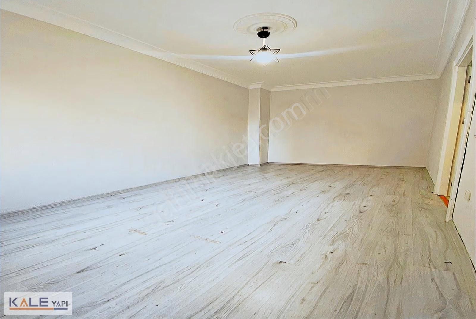 Bahçeşehir Lokasyonlu Yatırıma Ve Oturuma Uygun Fırsat 2+1 Daire - Görsel 13