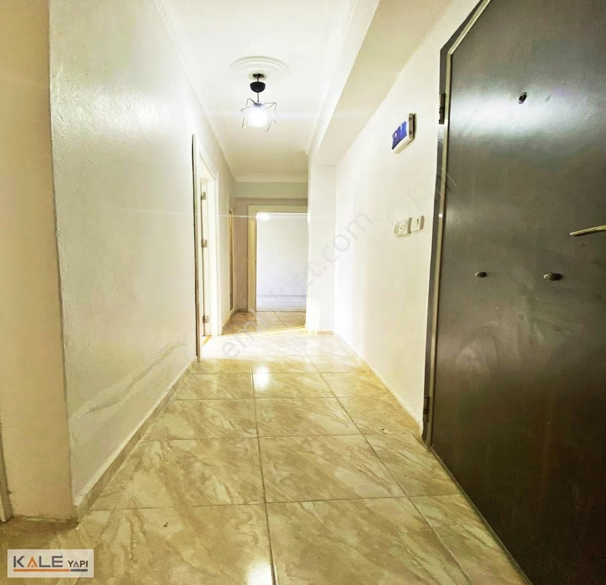 Bahçeşehir Lokasyonlu Yatırıma Ve Oturuma Uygun Fırsat 2+1 Daire - Görsel 8