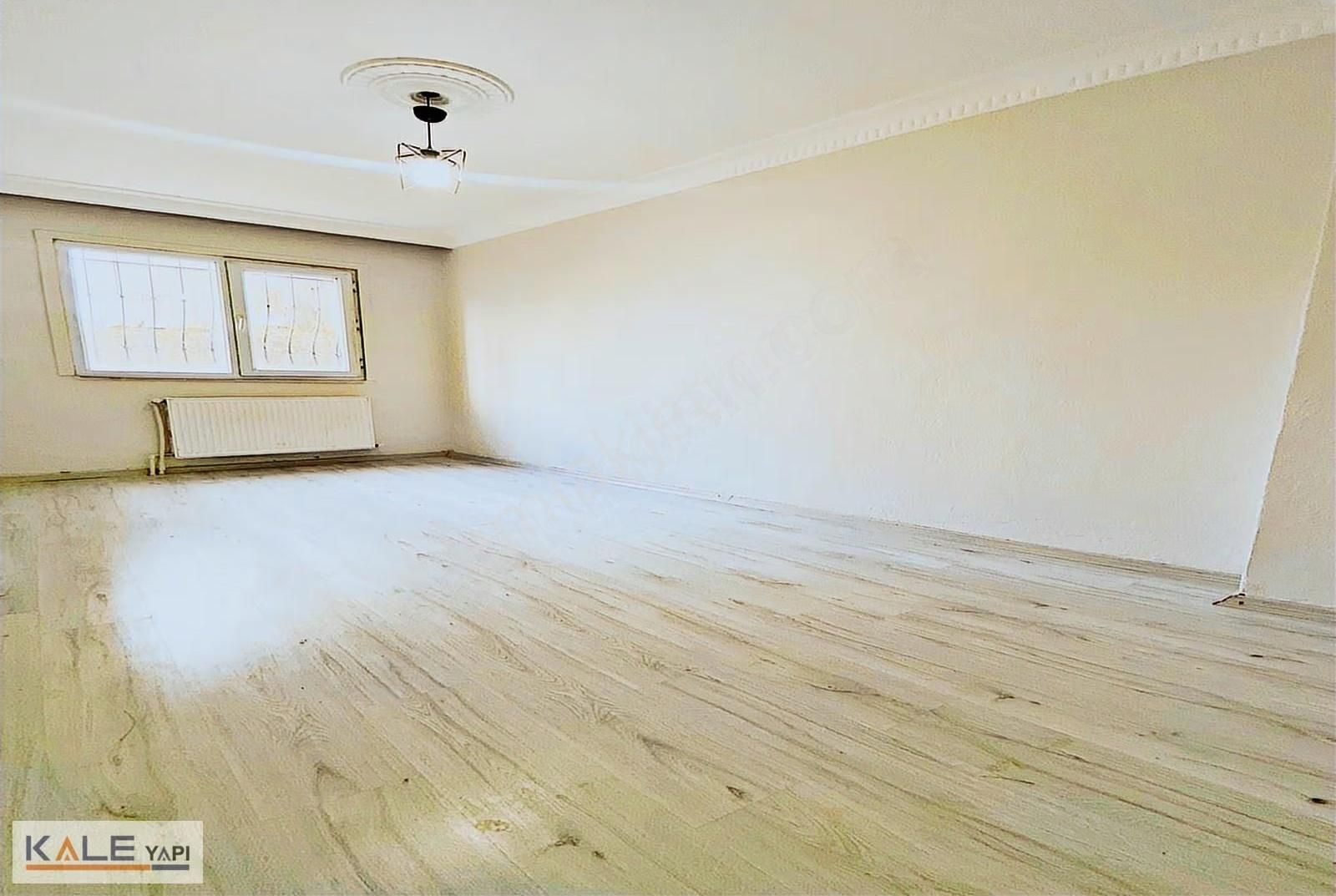 Bahçeşehir Lokasyonlu Yatırıma Ve Oturuma Uygun Fırsat 2+1 Daire - Görsel 15