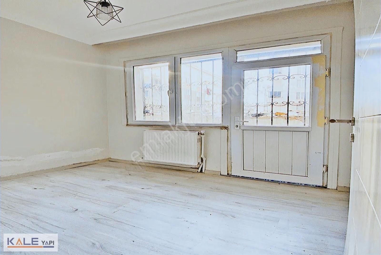 Bahçeşehir Lokasyonlu Yatırıma Ve Oturuma Uygun Fırsat 2+1 Daire - Görsel 24