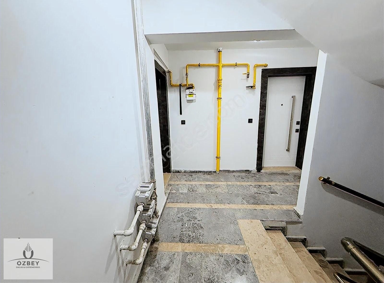 Özbey Emlaktan Vergi Dairesi Yakını Yerden Isıtma Kiralık 3+1 - Görsel 18