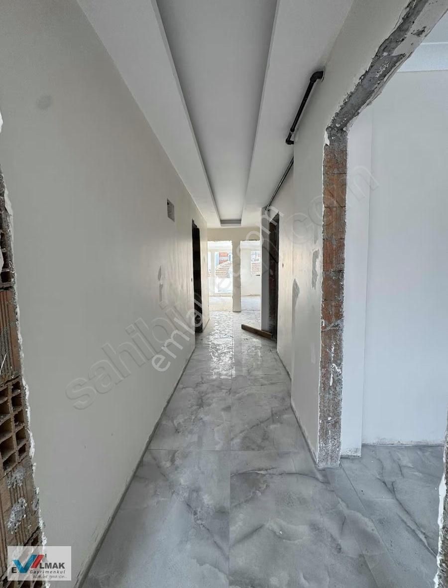 Evalmak'tan Söğütlüçeşme Mah.de Satılık 3+1 Otoparklı Teras Katı - Görsel 4