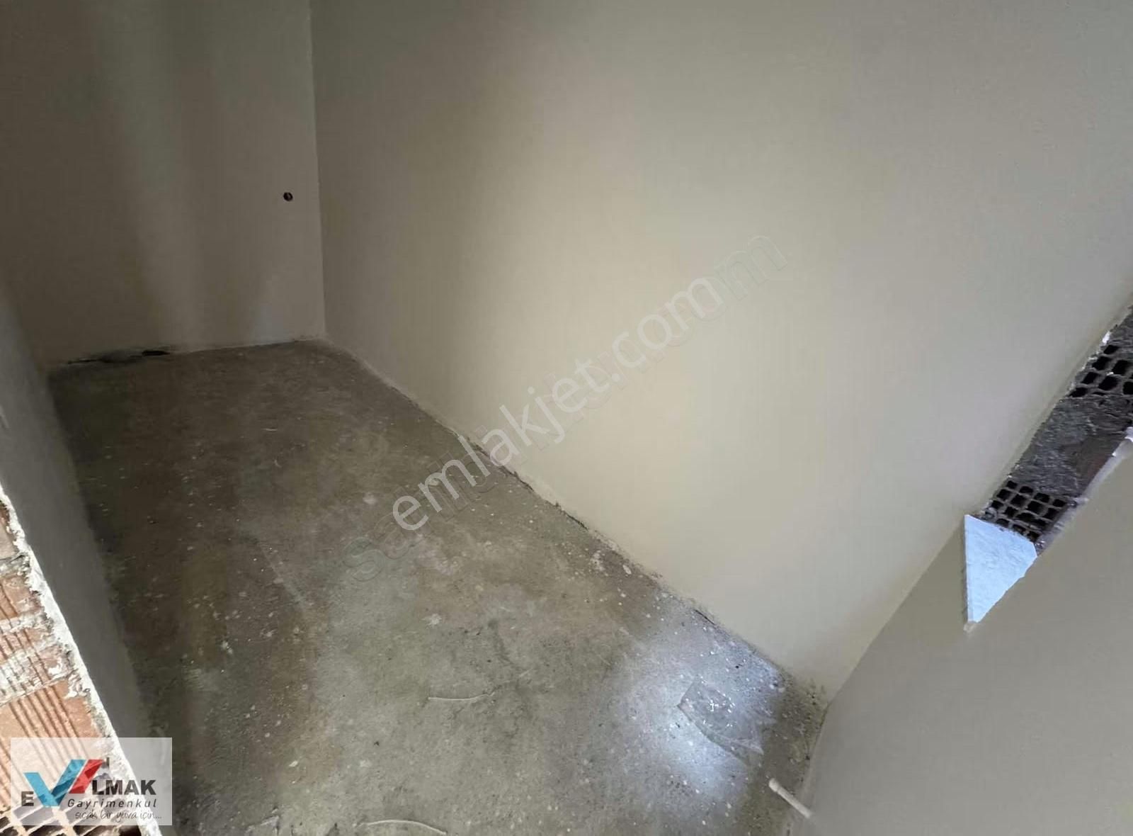 Evalmak'tan Söğütlüçeşme Mah.de Satılık 3+1 Otoparklı Teras Katı - Görsel 2