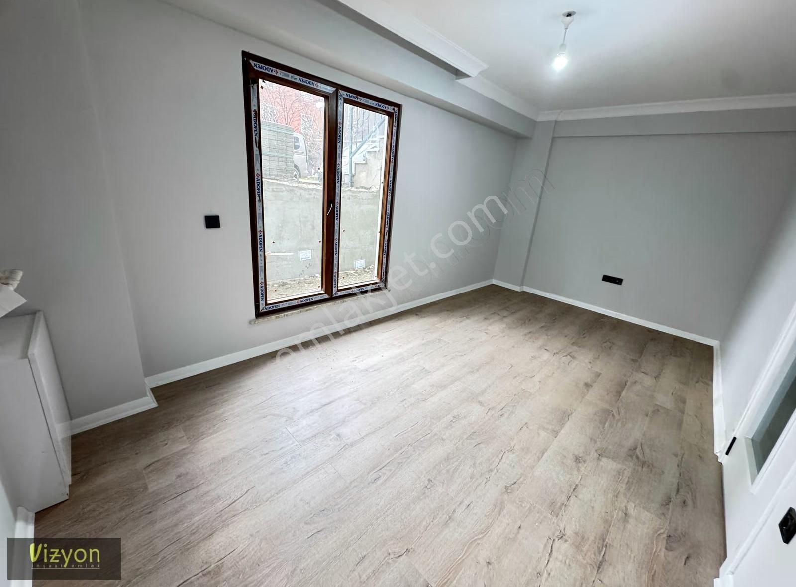 Metroya Yürüme Mesafesinde Satılık 1+1 Daire Mutfak Ayrı