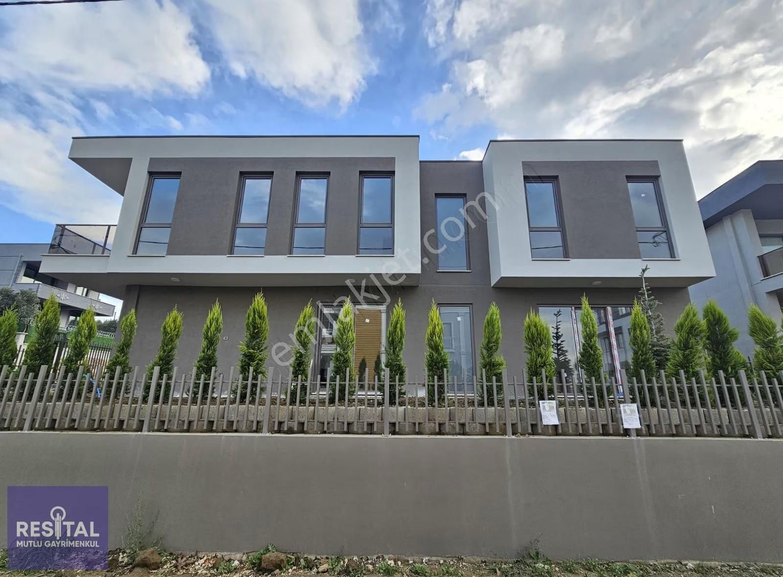 Rs Mutlu Kayapa Da Müstakil 4,5+1 Geniş Bahçeli Sıfır Lüks Villa - Görsel 8