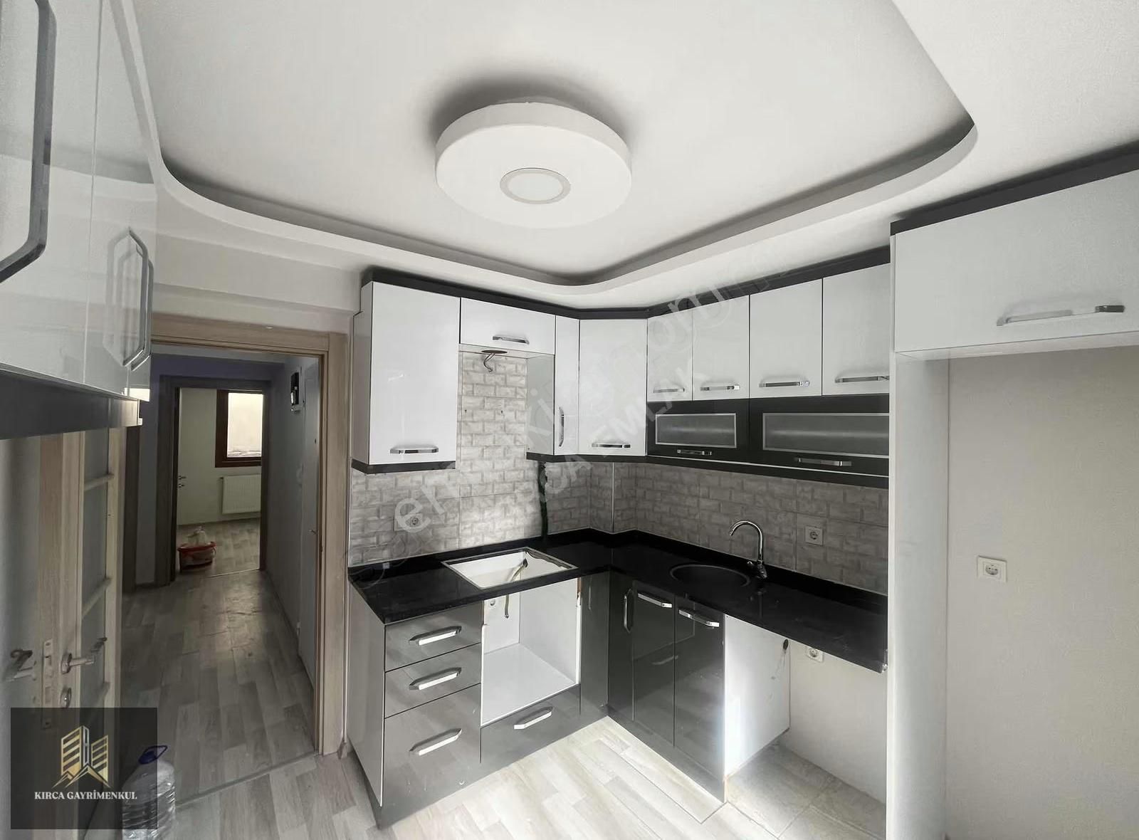 İzmir Buca İnönü Mah Pılan Pırojeli Satılık Arakat 2+1 Daire