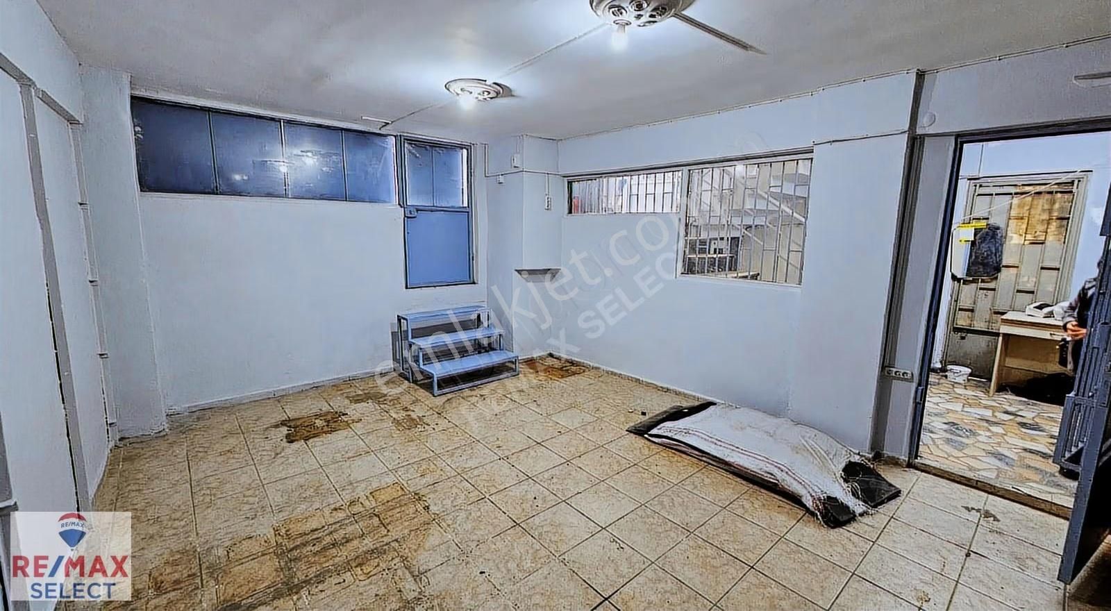 Beyazıt Gedikpaşa Da İş Hanı İçerisinde Kiralık Dükkan - Görsel 6