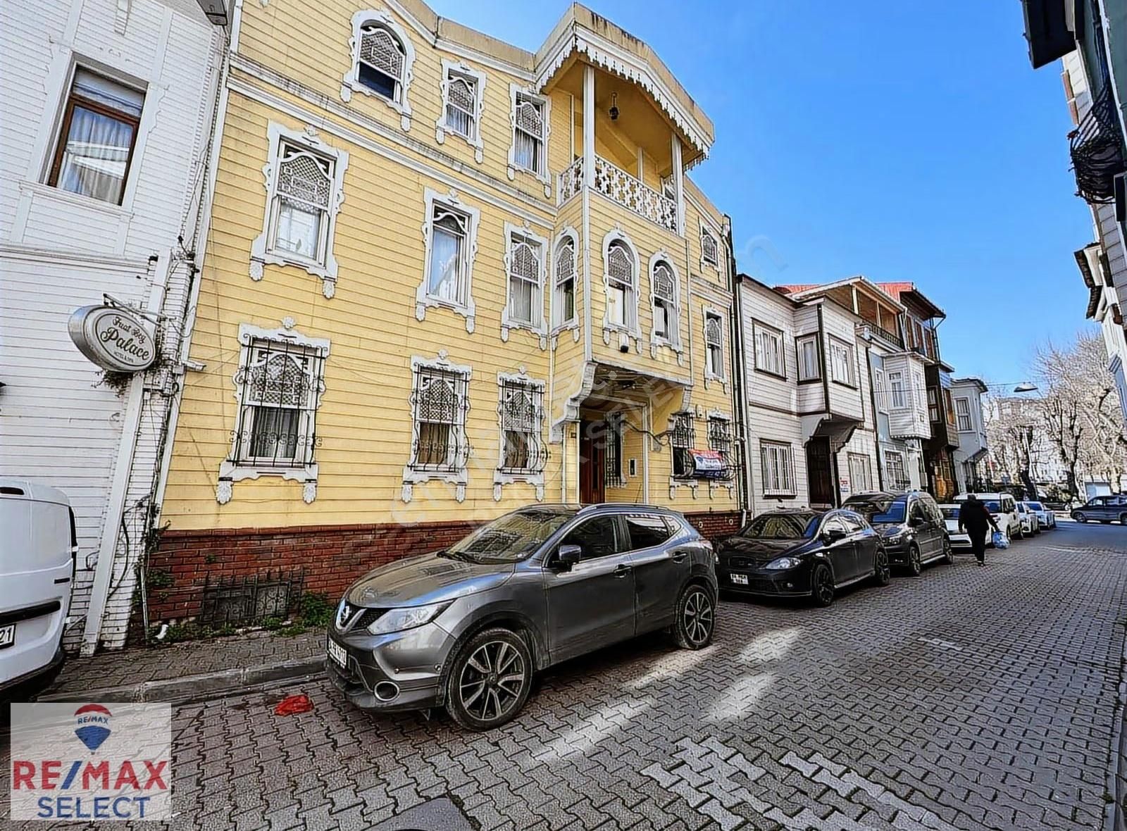 Kadırga 3katlı Müstakil Binada Bahçeli Dekorasyonlu Özelmülk - Görsel 3