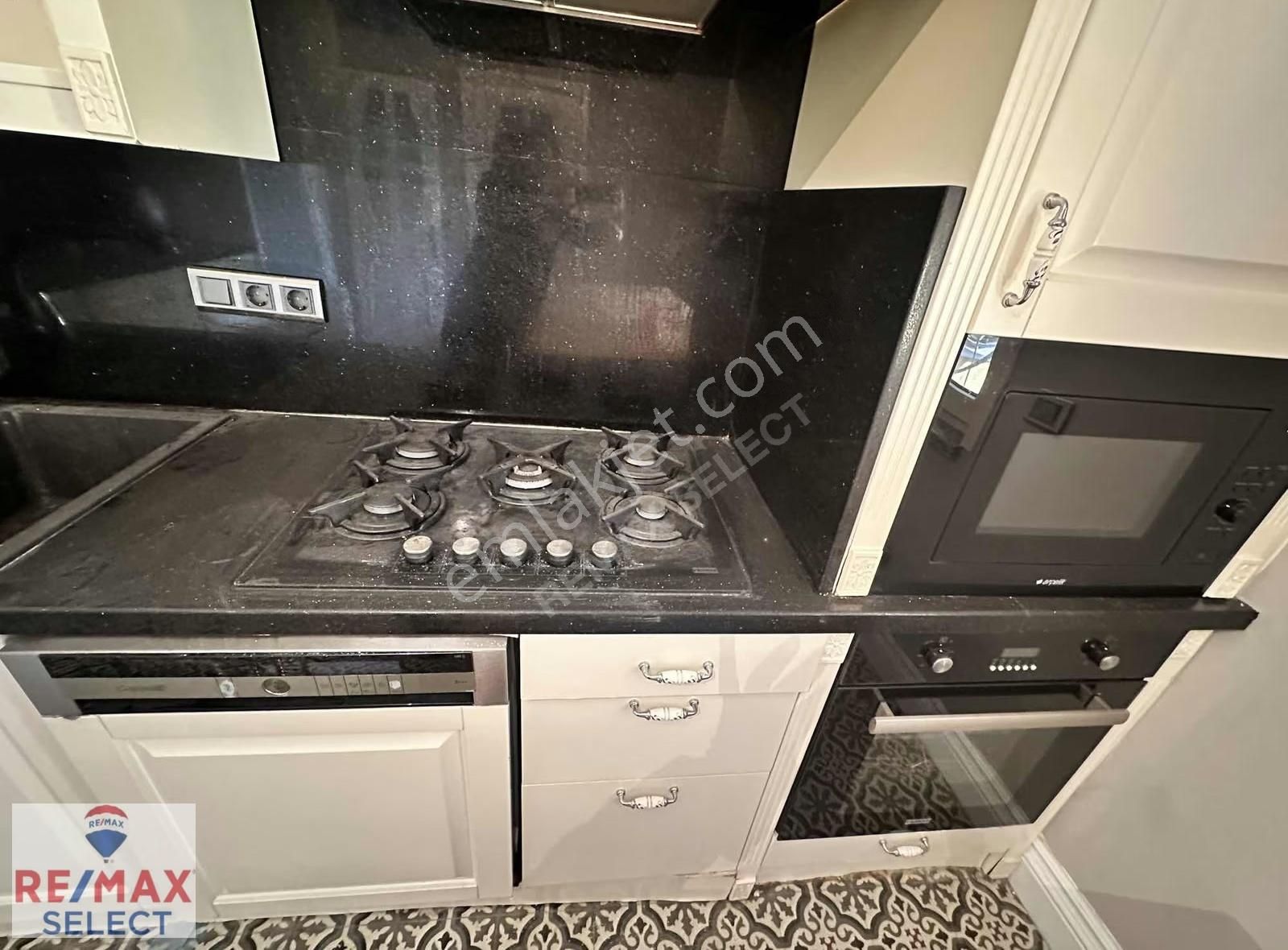 Kadırga 3katlı Müstakil Binada Bahçeli Dekorasyonlu Özelmülk - Görsel 32