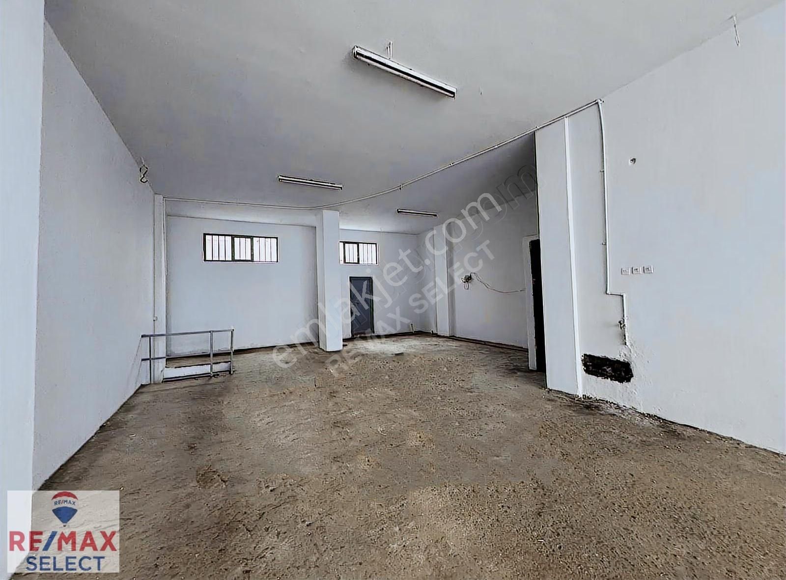 Küçükçekmece Sultanmurat Ana Cadde Üzeri Kiralık 250 M2 Dükkan - Görsel 4