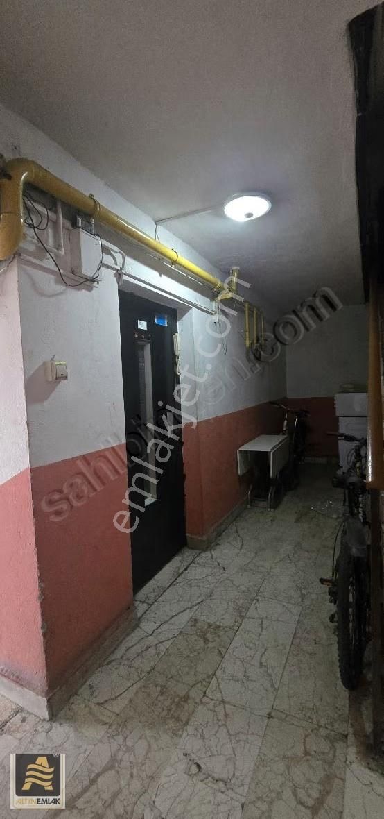 Adnan Menderes Caddesinde Kiralık Daire - Görsel 13