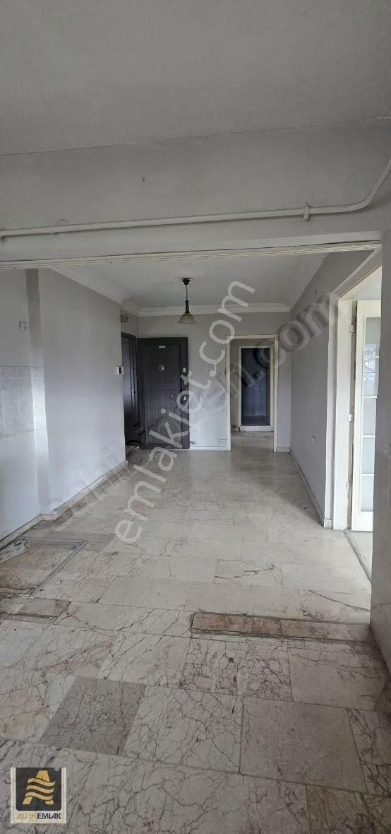 Adnan Menderes Caddesinde Kiralık Daire - Görsel 12