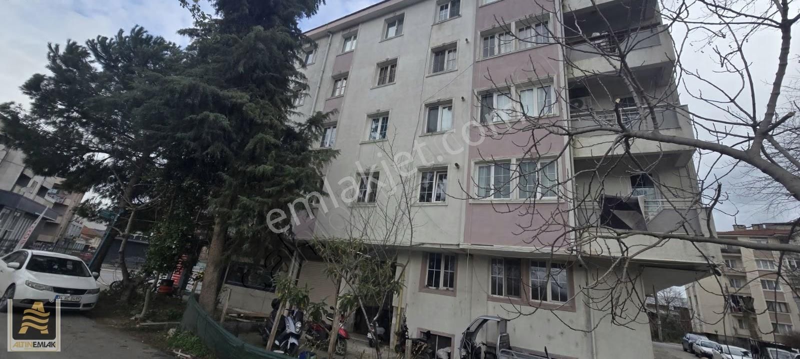 Adnan Menderes Caddesinde Kiralık Daire