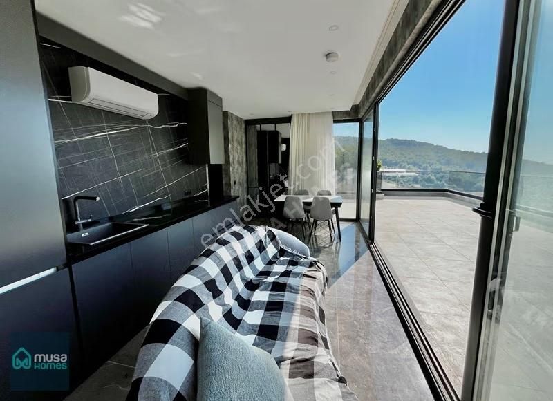 Alanya Kargıcakta Lüks Eşyalı Deniz Doğa Ve Kale Manzaralı Villa - Görsel 11