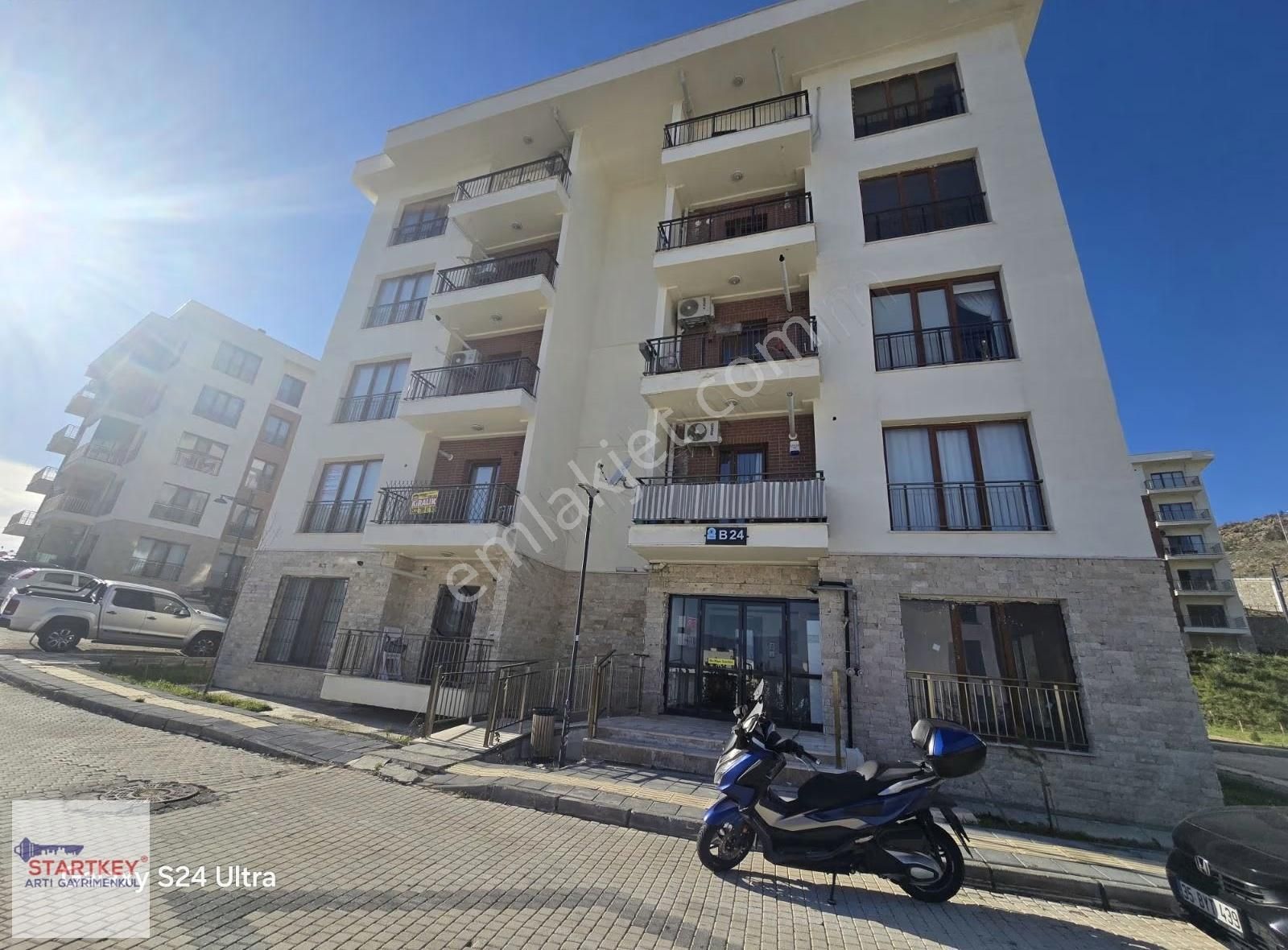 Bayraklı Toki Konutları 6. Etapta 3+1 Kiralık Daire