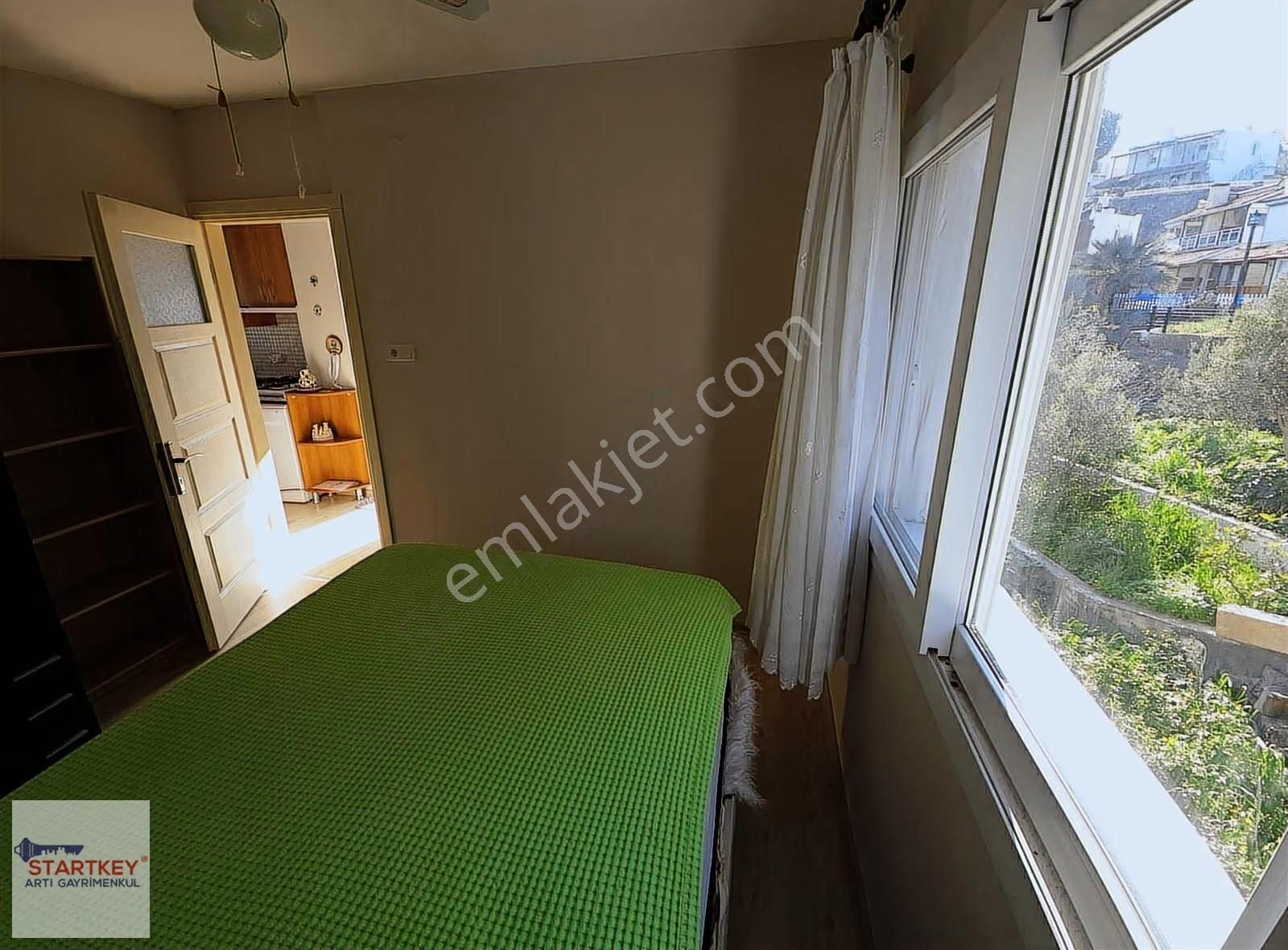 Yeni Foça Çanak Sitesinde Deniz Manzaralı Satılık Yazlık - Görsel 11