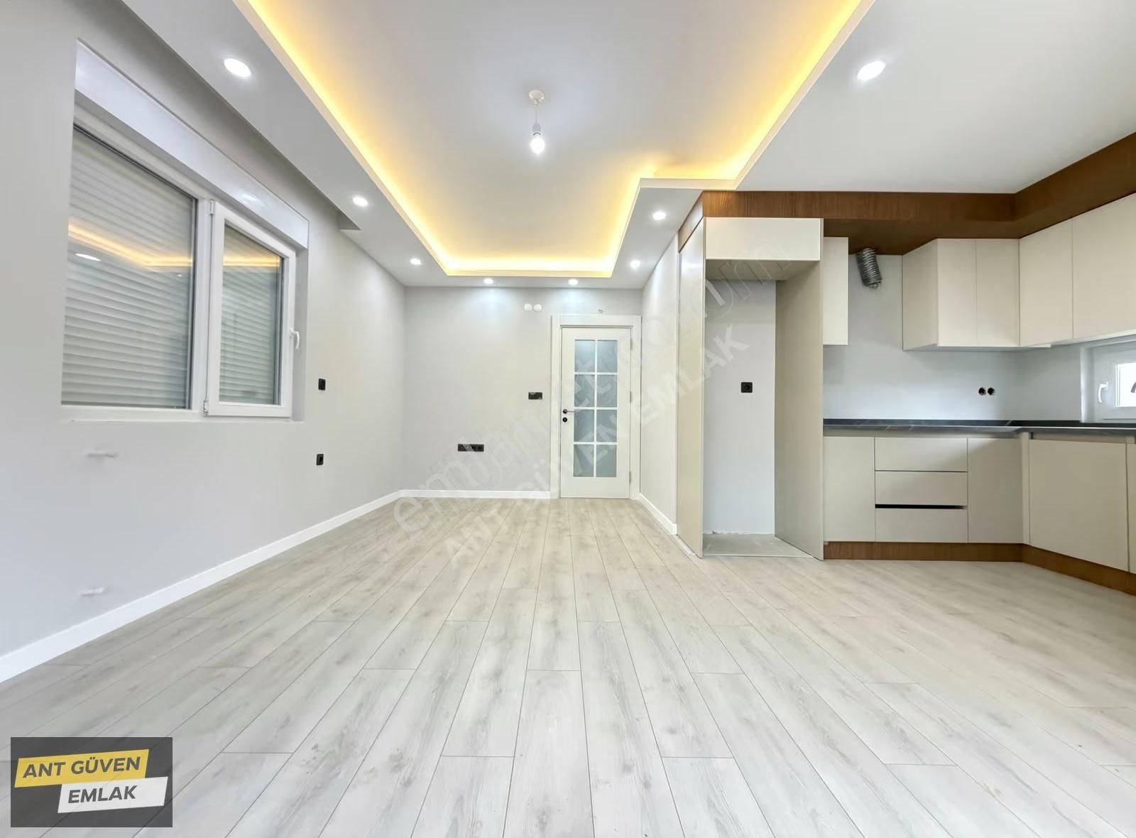 Lüx İşçilikli Devlet Hast. Yakınında 2+1 Kat Genişliğinde Giriş