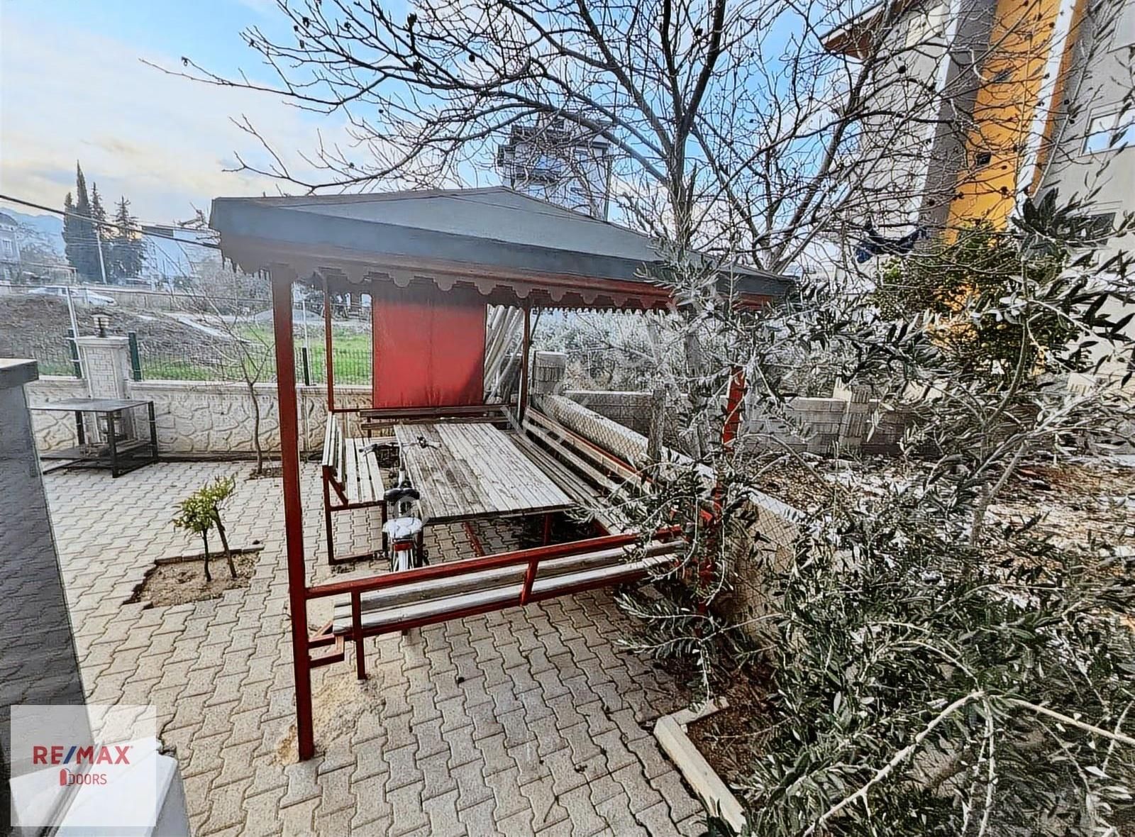 Döşemealtı Bahçeyaka Merkezi Konumda 3+1 Kiralık Daire - Görsel 2