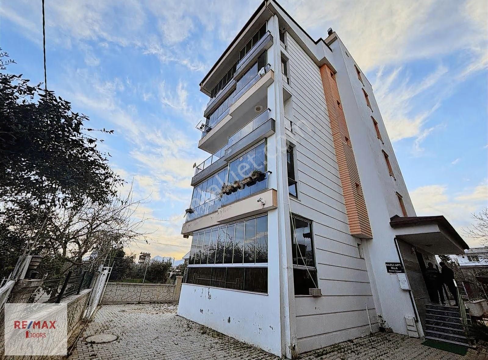Döşemealtı Bahçeyaka Merkezi Konumda 3+1 Kiralık Daire - Görsel 19