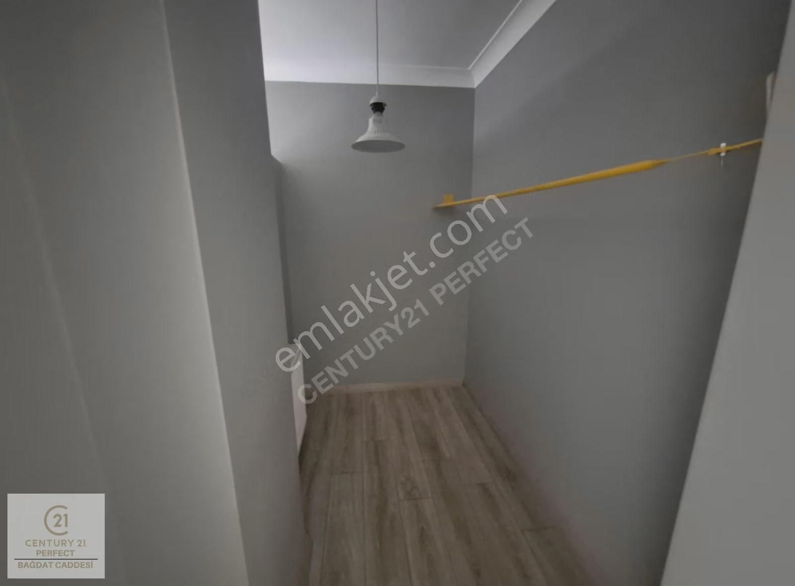 Yeni Binada Merkezi Lokasyon Ara Kat Kiralık 1+1 Daire - Görsel 5