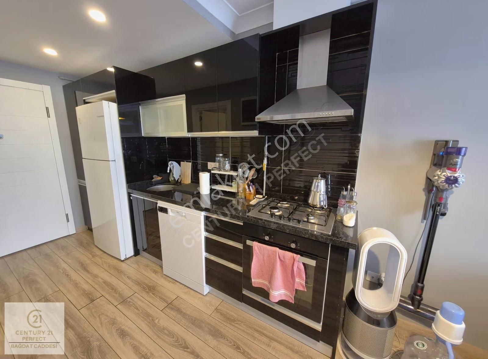 Yeni Binada Merkezi Lokasyon Ara Kat Kiralık 1+1 Daire - Görsel 22