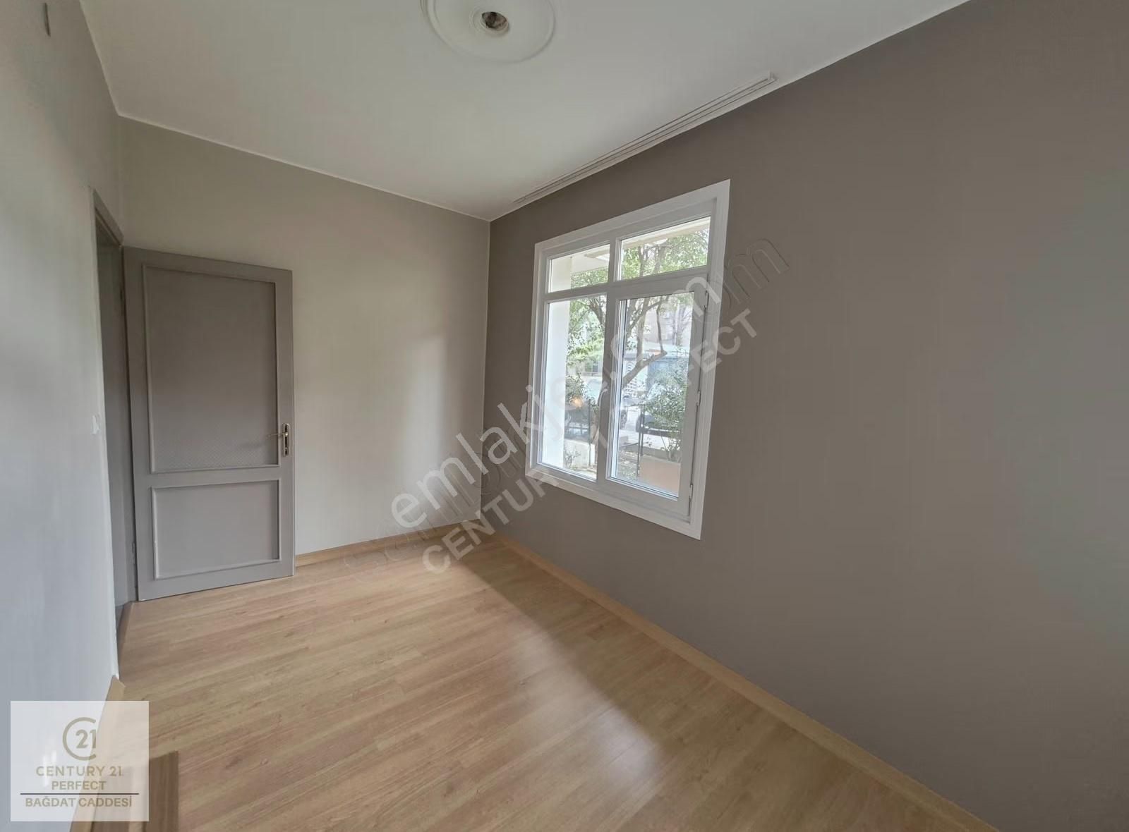 Caddeye 2. Bina Tan Sokakta Bakımlı Kiralık 2+1 İşyeri - Görsel 3