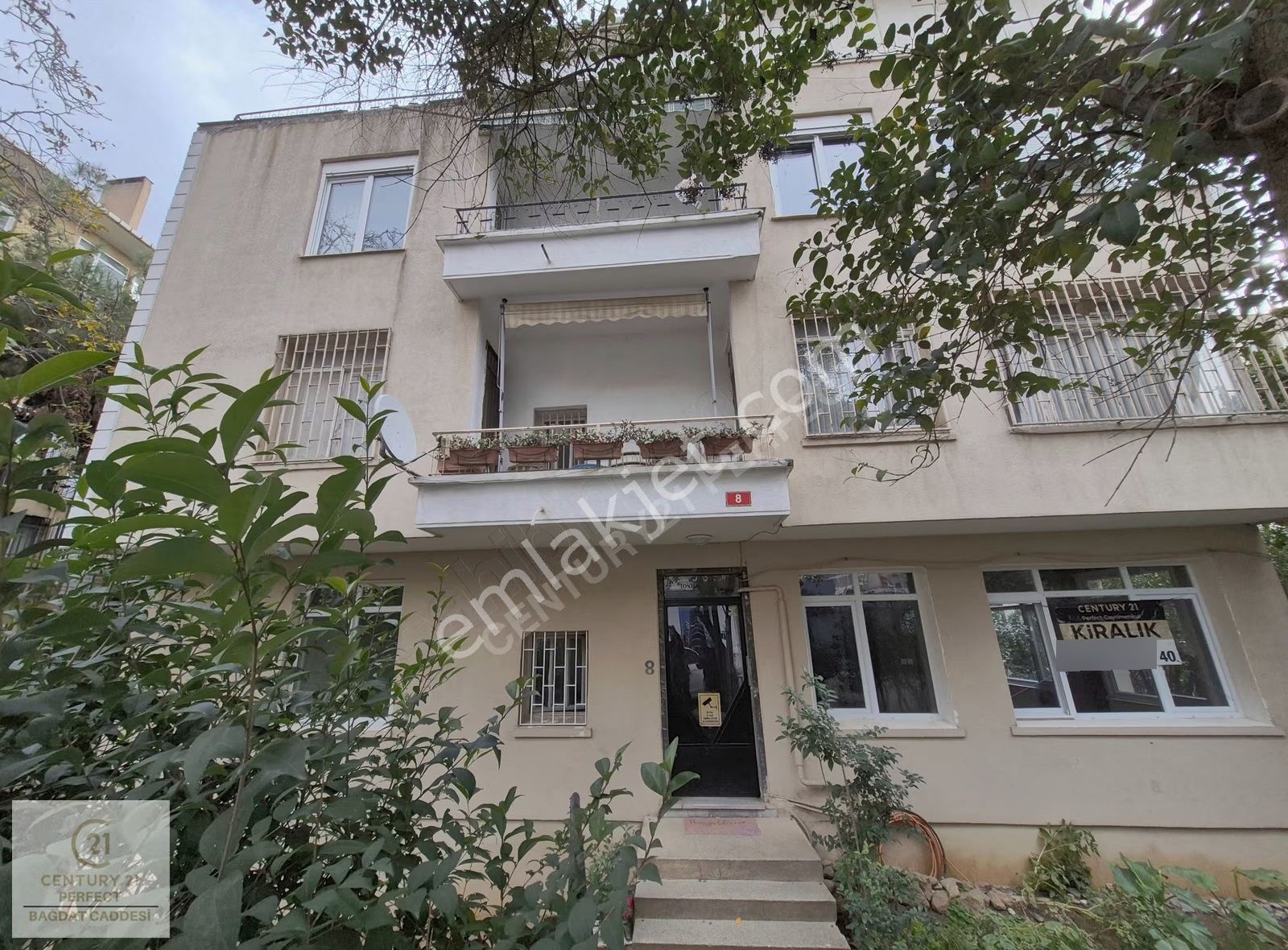 Caddeye 2. Bina Tan Sokakta Bakımlı Kiralık 2+1 İşyeri