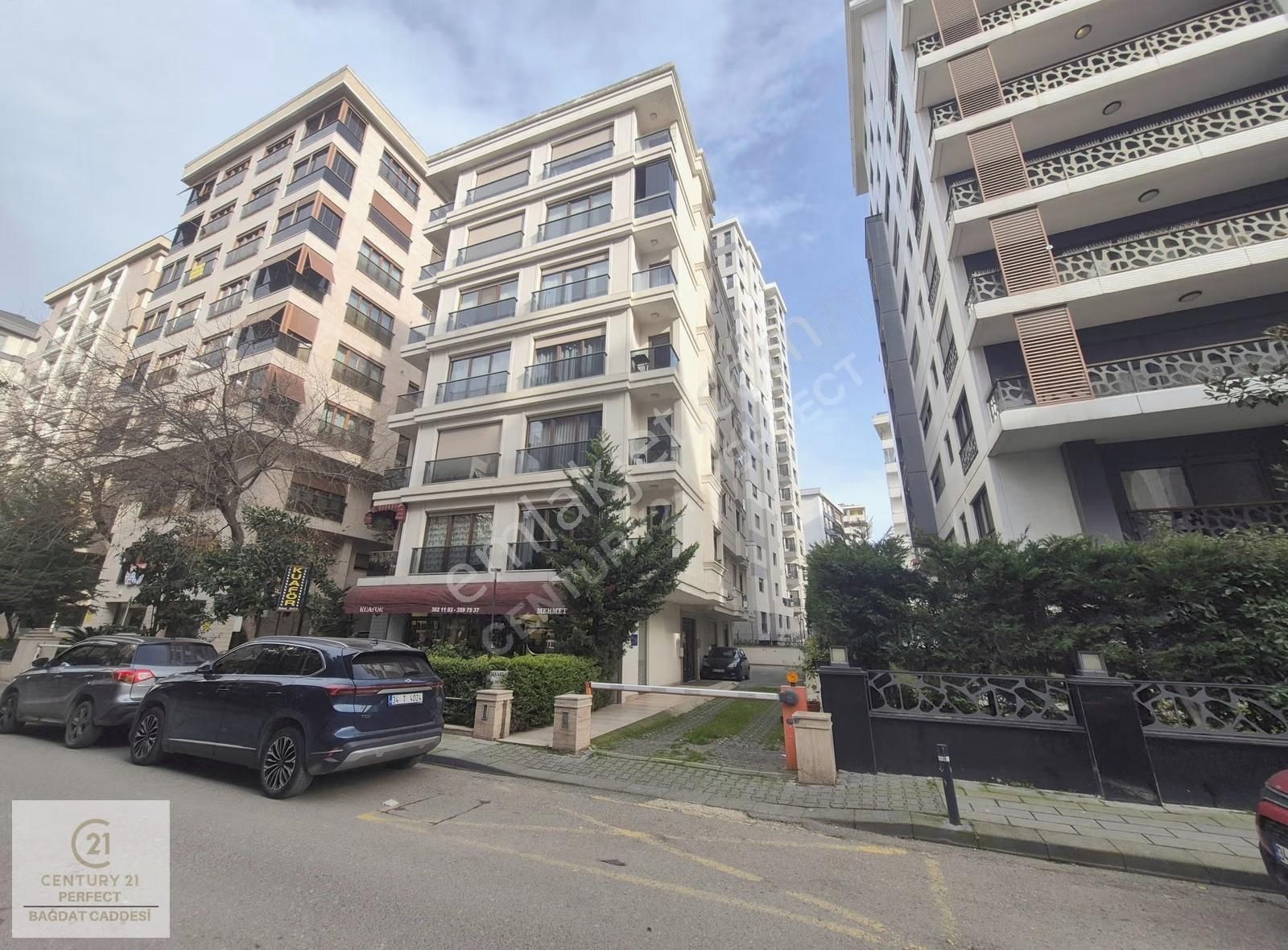 Caddeye 1. Paralel Vardar Sokakta Komple Eşyalı Kiralık Daire