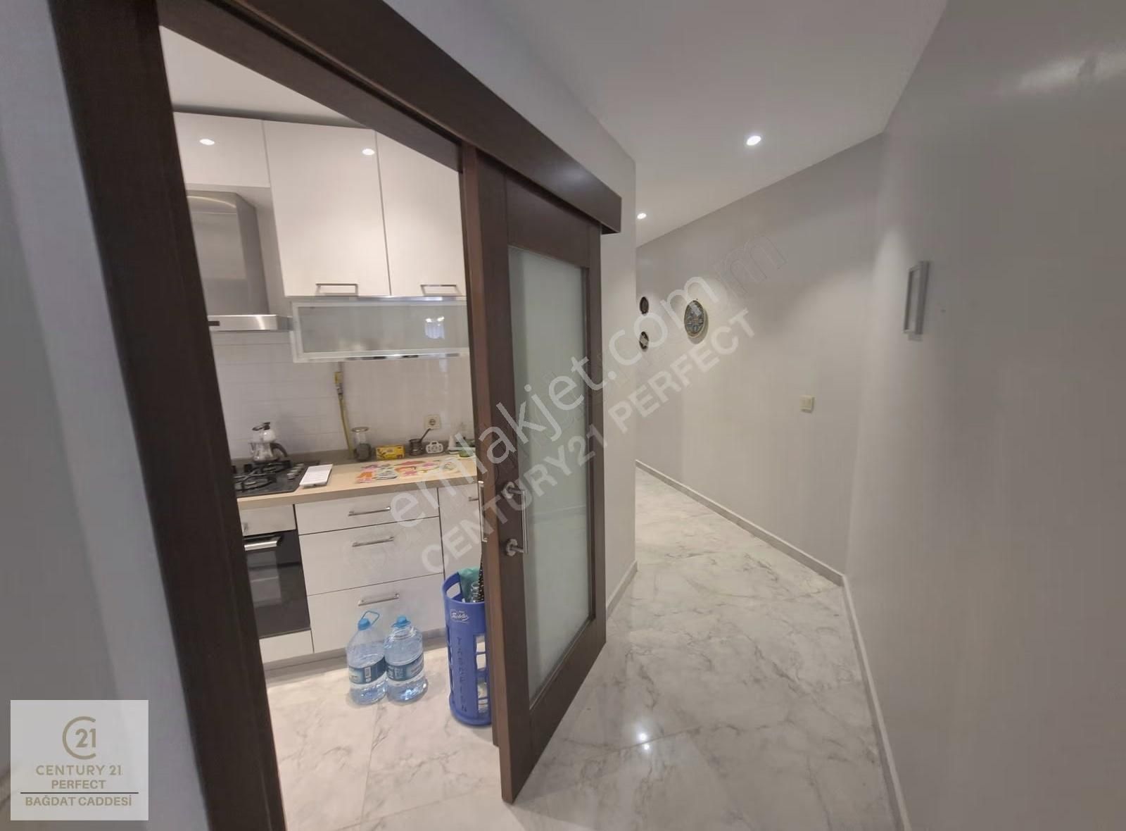 Caddeye 1. Paralel Vardar Sokakta Komple Eşyalı Kiralık Daire - Görsel 4