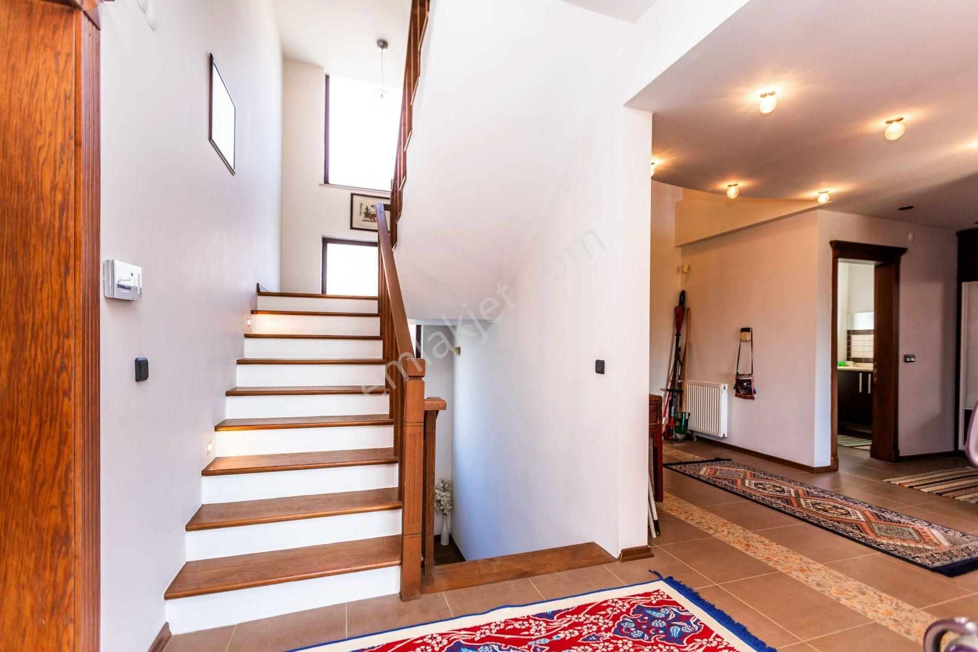 Çekmeköy'de 1487 M2 Arsası İle Orman Manzaralı Havuzlu Villa - Görsel 31