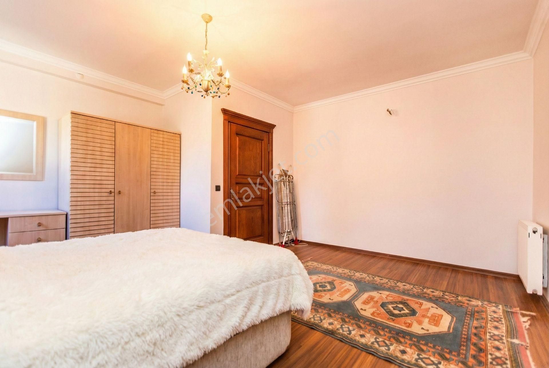 Çekmeköy'de 1487 M2 Arsası İle Orman Manzaralı Havuzlu Villa - Görsel 21