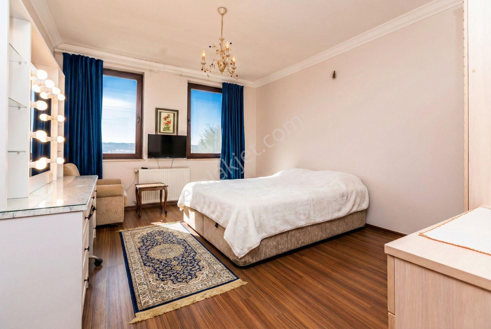 Çekmeköy'de 1487 M2 Arsası İle Orman Manzaralı Havuzlu Villa - Görsel 25