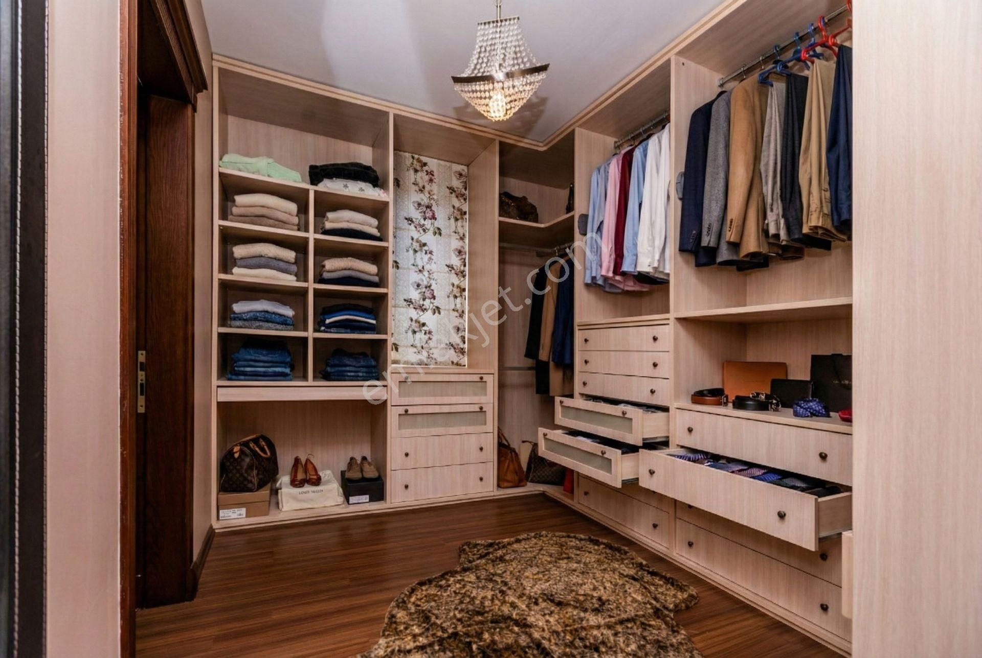 Çekmeköy'de 1487 M2 Arsası İle Orman Manzaralı Havuzlu Villa - Görsel 8