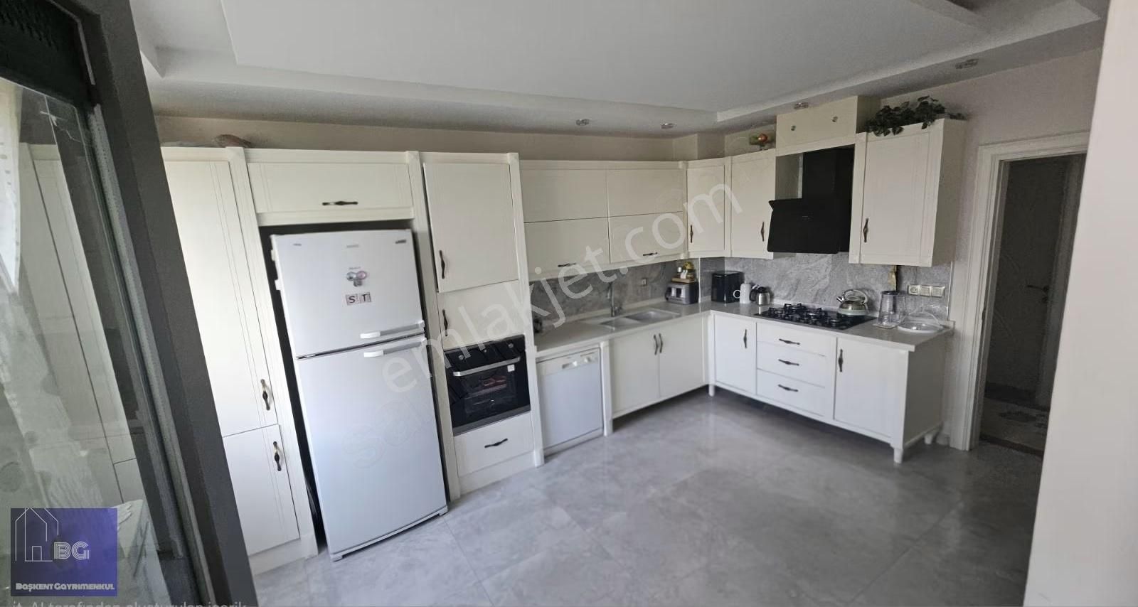 Başkent'ten Adalette Geniş Ve Nezih 4+1 240m2 Sıfır Gibi Daire! - Görsel 8