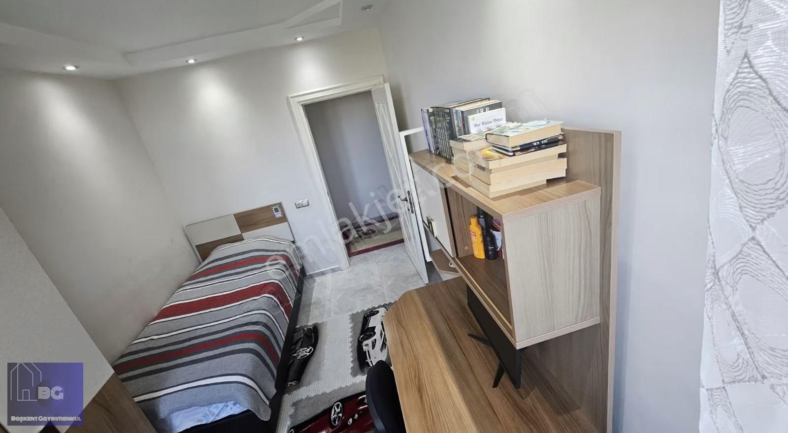 Başkent'ten Adalette Geniş Ve Nezih 4+1 240m2 Sıfır Gibi Daire! - Görsel 19