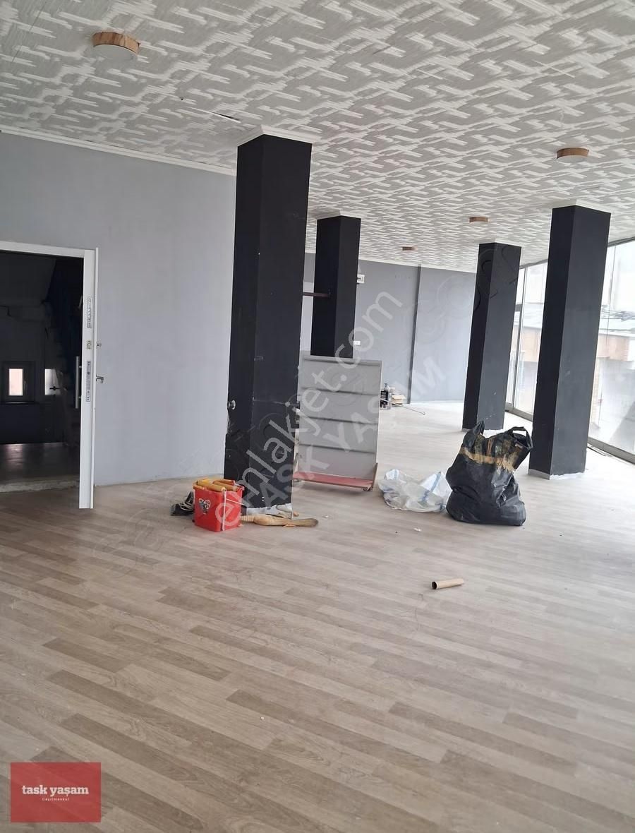 Cam Vitrinli 220 M² | Cadde Üzeri Kiralık Ofis - Görsel 8