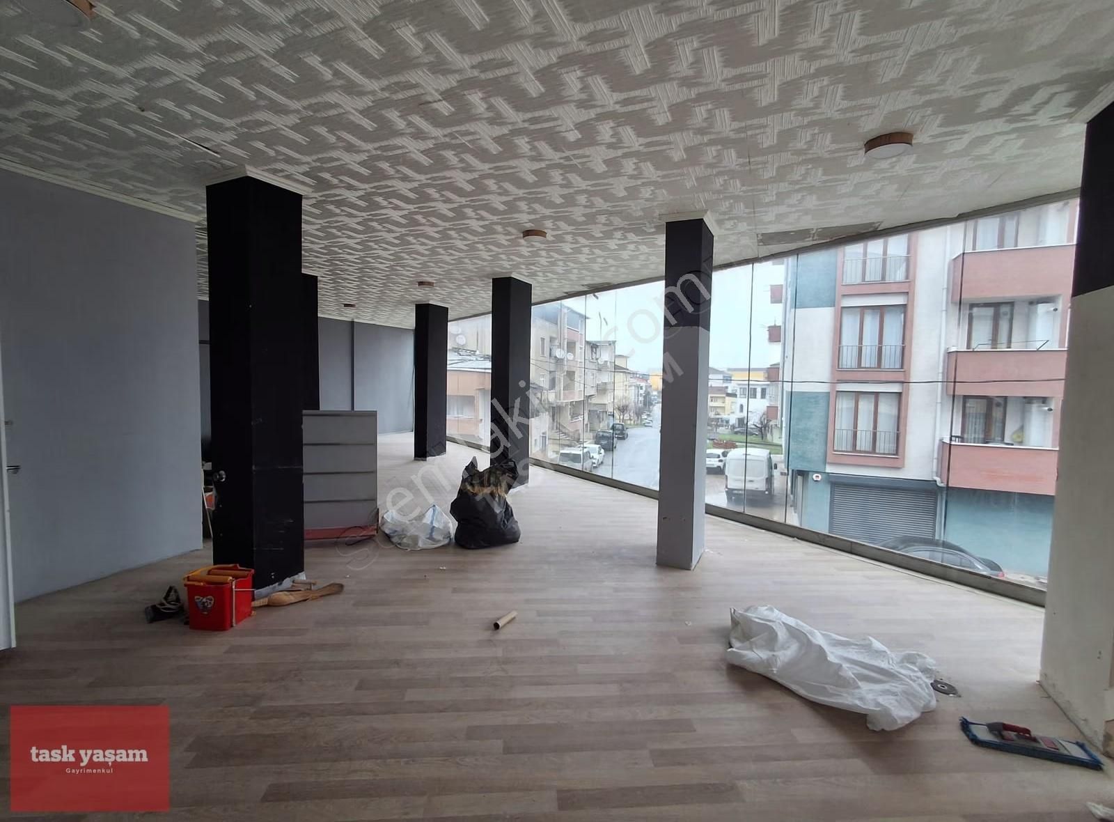 Cam Vitrinli 220 M² | Cadde Üzeri Kiralık Ofis - Görsel 11