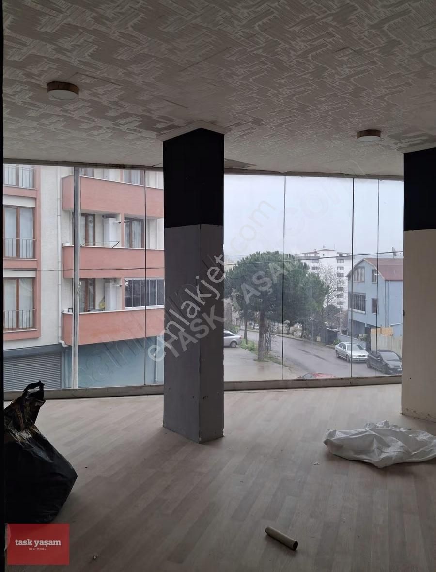 Cam Vitrinli 220 M² | Cadde Üzeri Kiralık Ofis - Görsel 2